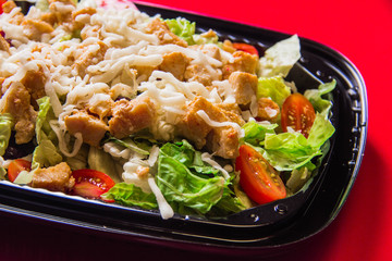 Plato de  ensalada César