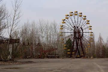 ride the Ferris wheel in the Pripyat