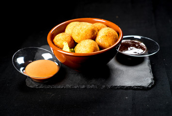 albondigas de queso en salsa 