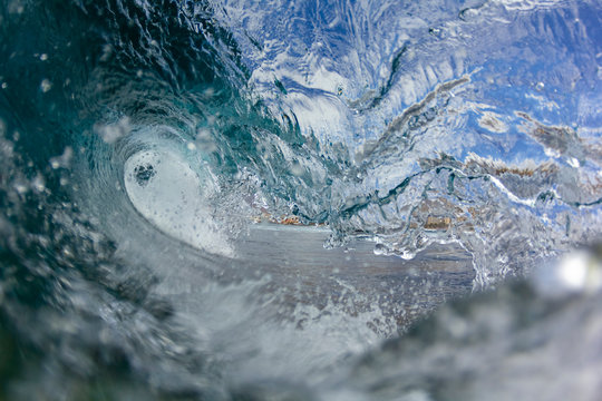 Mi primer tubo surfeando