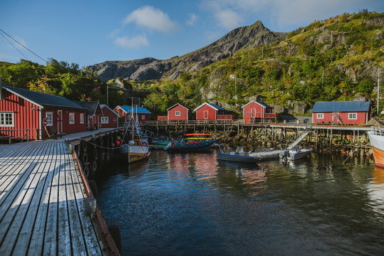 Norway, Lofoten Islands, Nusfjord, Dock in traditional fishing village