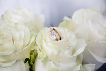 white rose ring