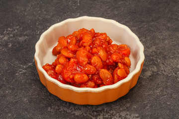 Baked kidney with tomato and pepper