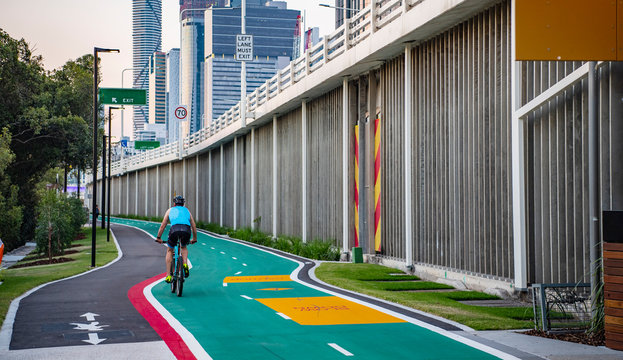 cyclist exploring the bike lane's of Brisbane