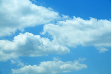 Fototapeta na wymiar 青い空と雲