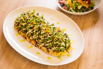 pear and gorgonzola flatbread