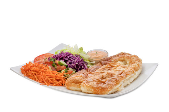 B&ouml;rek Salat Terller