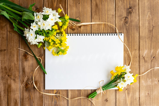 かわいい水仙　黄色い花　スケッチブック(119-1)