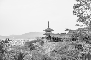 【セピア】清水寺の三重塔