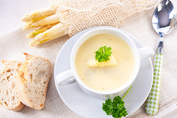 Delicious white asparagus cream soup