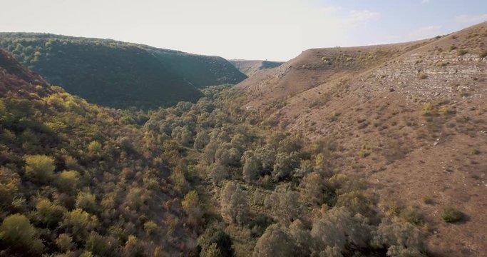 The valeys of Dniester River, Tipova manastery, Moldova
Riul Nistru, Manastirea Tipova, Moldova