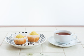 自宅でお菓子作り　スイートポテトマフィンと紅茶　ティータイム