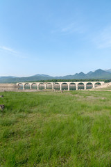 北海道糠平タウシュベツ陸橋と快晴の景色
