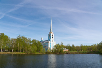 Fototapeta na wymiar Church of the Holy apostles Peter and Paul in Yaroslavl, Russia.