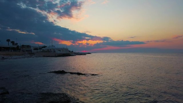 Tramonto sul mare