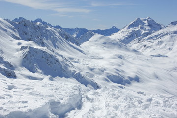 Fototapeta na wymiar Bivio, Skitour Roccabella, Blick auf Bergeller Berge und Piz Duan.