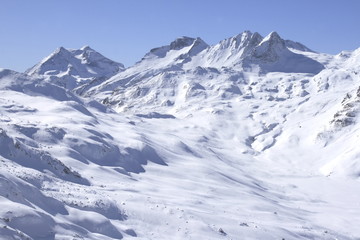 Bivio, Skitour Roccabella, Blick auf Piz Duan, Piz Mäder, Piz Turba und Piz Forcellina.