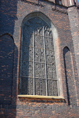 Gdańsk, gotyckie okno kościoła.