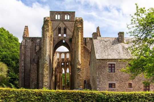 &Uuml;berreste der Abtei von Hambye in der Normandie in Frankreich