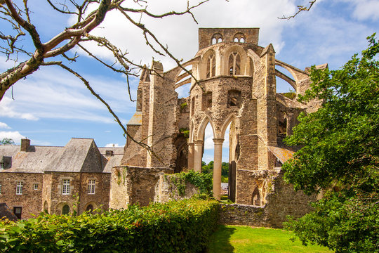&Uuml;berreste der Abtei von Hambye in der Normandie in Frankreich
