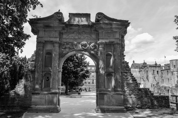 ancient ruins of heidelberg castle
