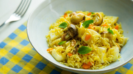 Curry rice with seafood and vegetables