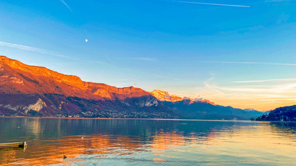 Fototapeta premium sunrise over the lake