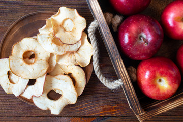 Dry and fresh red apples
