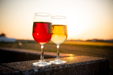 夕日とワイングラス