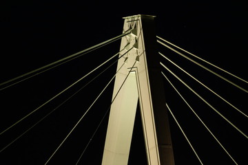 Obraz premium Severinsbrücke in Köln, Nordrheinwestfalen, Deutschland, bei Nacht