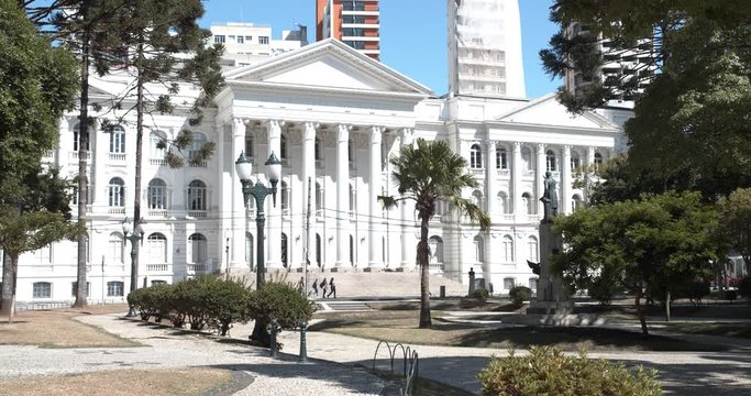 Square with a people walking in Curitiba