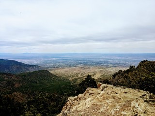 Fototapeta na wymiar View of Albuquerque from the top of the mountain