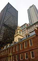 Fototapeta premium Old State House in Financial District in Boston reflex