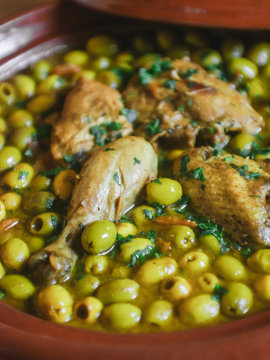 Algerian traditional dish: Tadjine Zitoun 