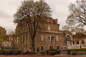 Fototapeta na wymiar Banya Bashi Mosque, built in 1474, on the medieval Banski Square, old Sofia, Bulgaria, Europe