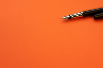 Background Hintergrund Office Büro im Schreibtisch Stil in buten Farben mit Füller Stempel Notiz...