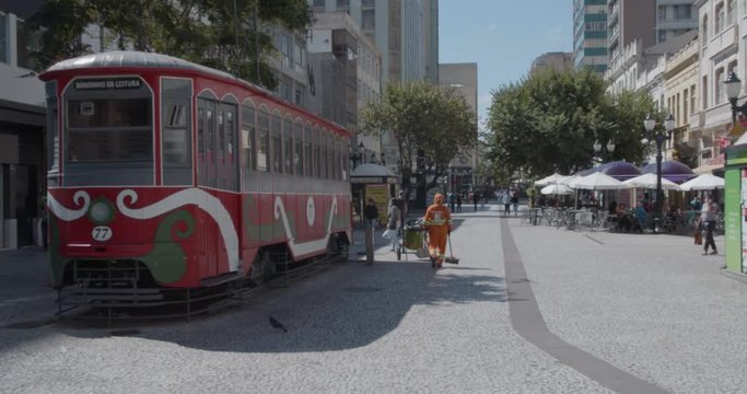Time lapse of people walking on the XV street 