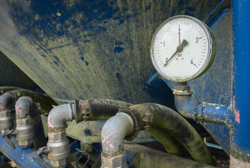 manometer on an agricultural machine