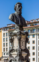 Bust of Benvenuto Cellini located on the Ponte Vecchio in Florence, Tuscany, Italy. - 344268884