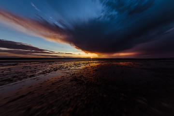 Fototapeta na wymiar sunset on the estuary