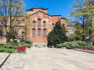 Fototapeta na wymiar Saint Sofia church and Monument of the Unknown Soldier in Sofia