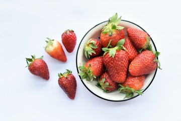 strawberries in a glass bowl