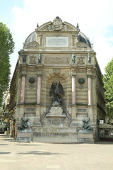 Fototapeta na wymiar beautiful Saint Michel fountain in Paris famous place