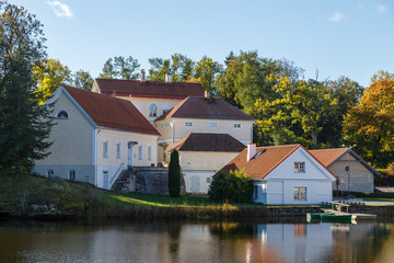 Fototapeta na wymiar Pond in the park of Vihula manor house, Estonia