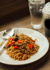 spaghetti with tomato sauce and basil