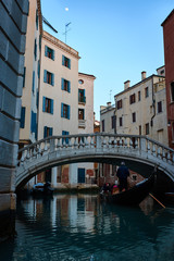 Fototapeta na wymiar Viaje en las góndolas de Venecia