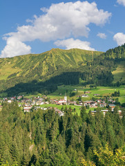 Fototapeta na wymiar Urlaubsort Riezlern,Kleinwalsertal,Vorarlberg,Österreich