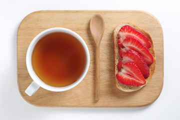Toast with strawberry and tea