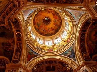 Fototapeta na wymiar The painting of the dome of St. Isaac's Cathedral
