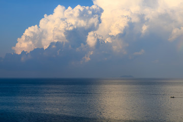 Beautiful wallpapers of sky and ocean.